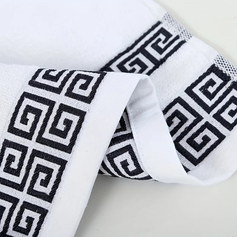 2-Piece Black Gym & Workout Towel Set – Soft, Absorbent Cotton Towels for Fitness, Yoga, and Sports